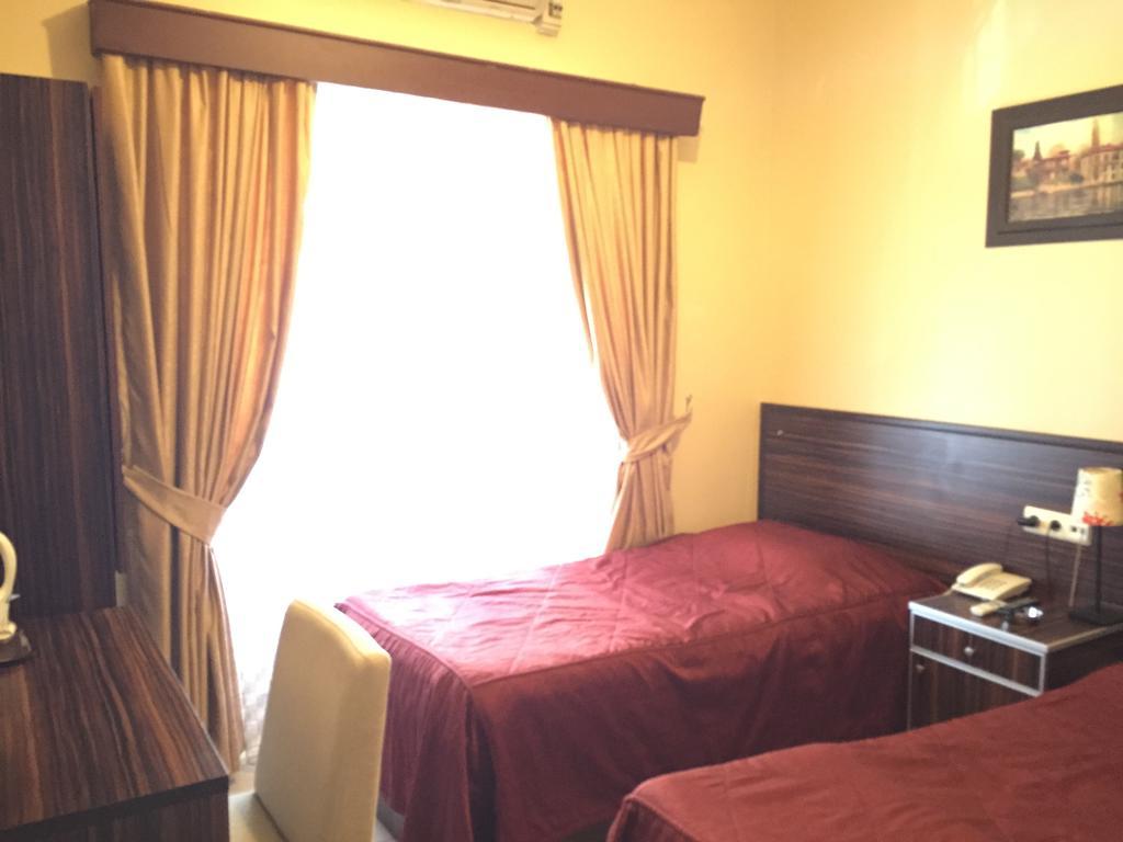 Hotel Mercan Adana Zimmer foto